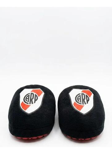 Pantuflas River Plate Abrigadas Unisex Diseño Escudo Negro Lisa 40-42