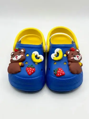 Sandalia De Goma De Verano Con Oso Y Pines Varios Modelos Azul Y Amarillo Sandalia De Verano Oso Con Pines Azul Y Amarillo 20-21