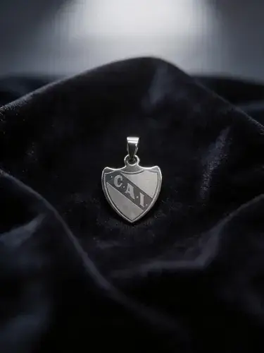 Dijes De Equipos De Fútbol Varios Modelos Metal Colgantes Independiente