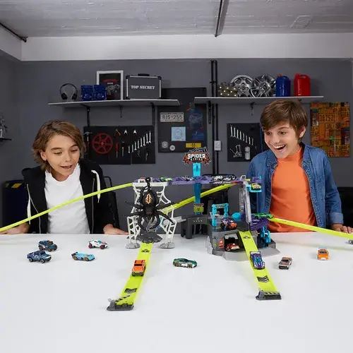 Pista Spider Strike Garage Araña Metal Machines - Zuru Multicolor 12