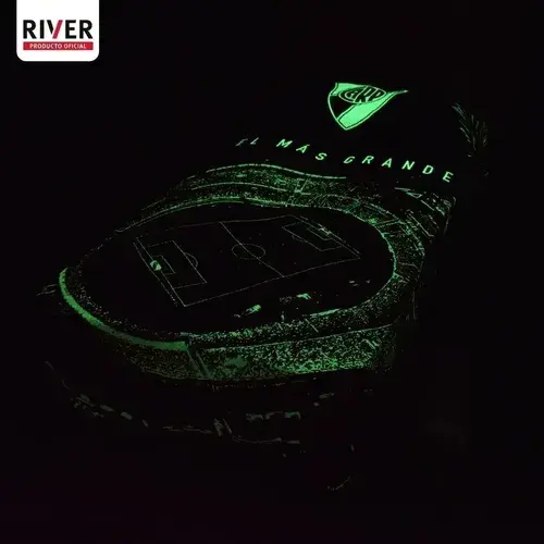 Frazada Magica Fluorescente Luminosa River Plate Origi 1 1/2 Liso Rojo 2