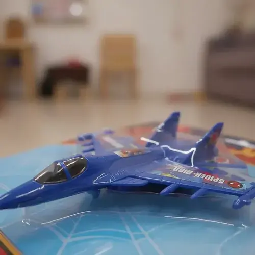 Avion A Friccion Spiderman Hombre Araña Spidey Jueguete Niño Spiderman Rojo O Azul 3