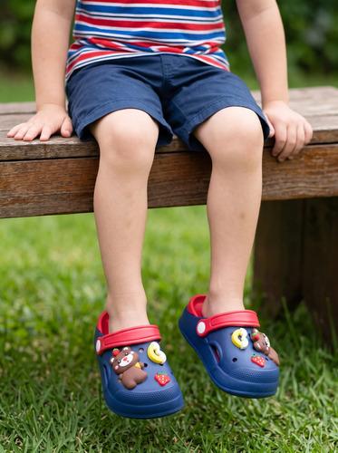Sandalia De Goma De Verano Con Oso Y Pines Varios Modelos Azul Y Rojo Sandalia De Verano Oso Con Pines Azul Y Rojo 20-21